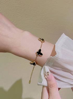 时尚甜美黑色蝴蝶手链不掉色简约不锈钢手串网红百搭设计感手饰女