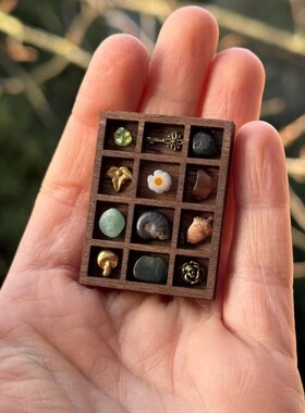 Miniature Trinket Shelf Wooden miniature jewelry rack ore