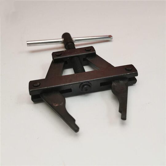 Industrial chain tightening tool disassembly and assembly tools