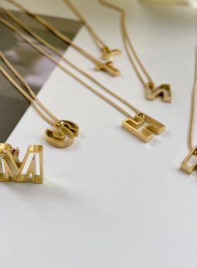 欧美大写字母吊坠项链钛钢18K金