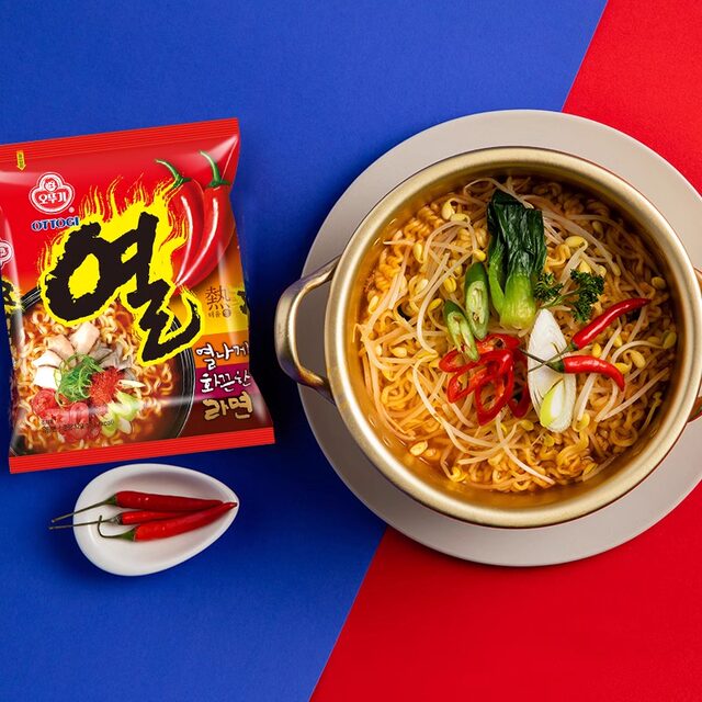 Korean imported roly-poly real seafood ramen golden spicy
