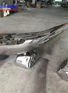 不锈钢镜面抽象小船雕塑金属户外水景水池渔人与船纯手工摆件定制