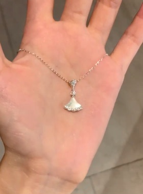 扇形小裙子项链女款轻奢白贝母