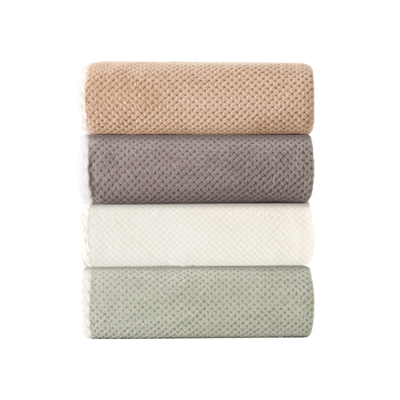 三利毛毯夏季薄款午睡盖毯办公室盖毯珊瑚绒午休空调毯儿童小毯子