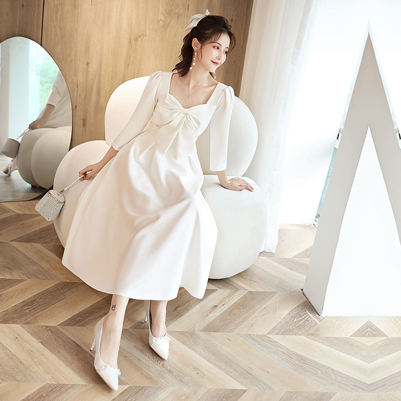 领证小白秋冬轻长袖登记缎面连衣裙 美蓓可连衣裙