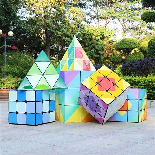 玻璃钢几何魔方雕塑幼儿园游戏城影院电竞彩色三角积木装饰品摆件 - 图0