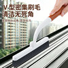 Rotating gap brush bathroom cleaning tool with no dead ends