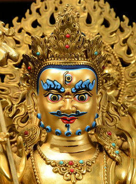 闯隆铜铸财宝天王带背光鎏金摆件