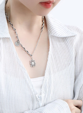 925银英文字母项链女中性风锁骨链女高级感小众设计链子毛衣链