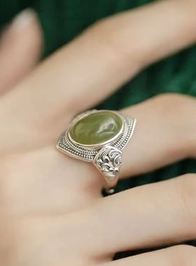 S925纯银和田玉复古国潮风盾牌