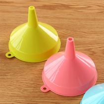 Food grade universal funnel Home Kitchen Plastic Small Funnel Pour Oil Pour Down Wine Pour rice Small Number Wannel Home