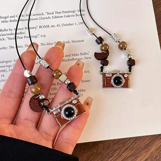 Creative camera pendant sweater chain autumn and winter women's clavicle chain