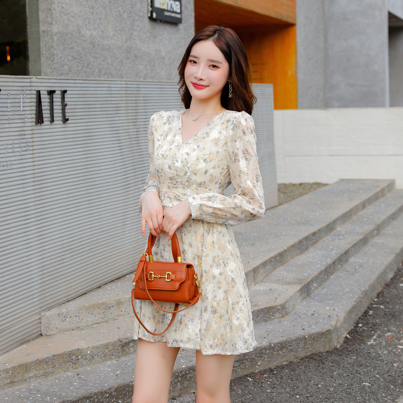 洋气长袖碎花150矮小个子连衣裙 夏木奈奈连衣裙