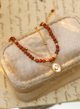 中古风天然红色金沙石手链女轻奢小众设计精致复古叠戴串珠手镯