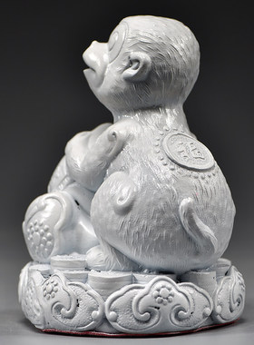 白色金属猴子摆件十二生肖猴子家居客厅办公室电视柜装饰品工艺品