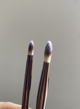 Hourglass现货专业舌型遮瑕提亮刷多功能化妆刷