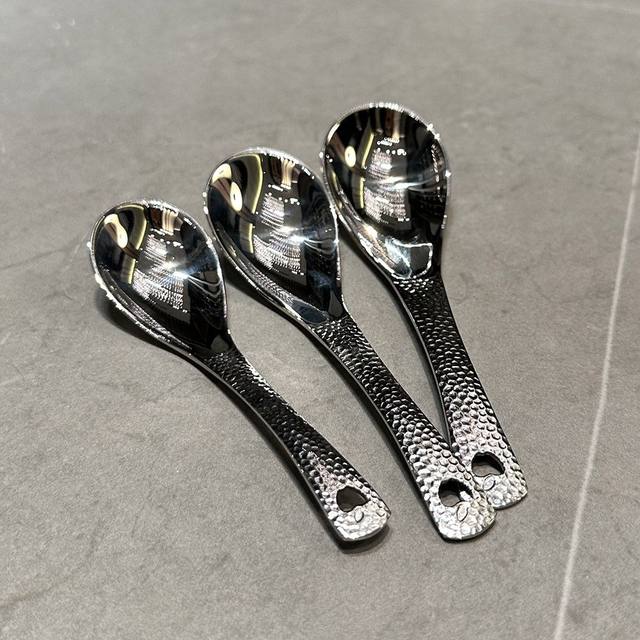 Stainless steel thickened hammer pattern spoon retro creative high-quality dessert girl's heart spoon