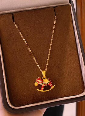 古里雅本命年小马吊坠项链高级感