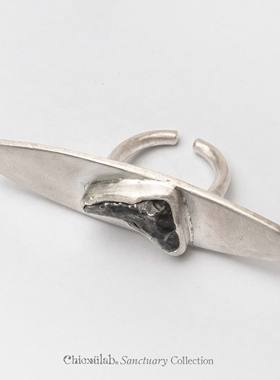 奇虚乐Chicxūlab 阿林陨铁镶嵌 盾牌素银戒指