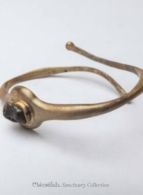 奇虚乐Chicxūlab 阿骨打铁陨石镶嵌 黄铜臂环手镯