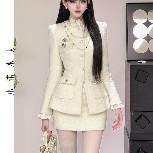 New Year's War Jacket: Fashionable and Exquisite Woolen Suit