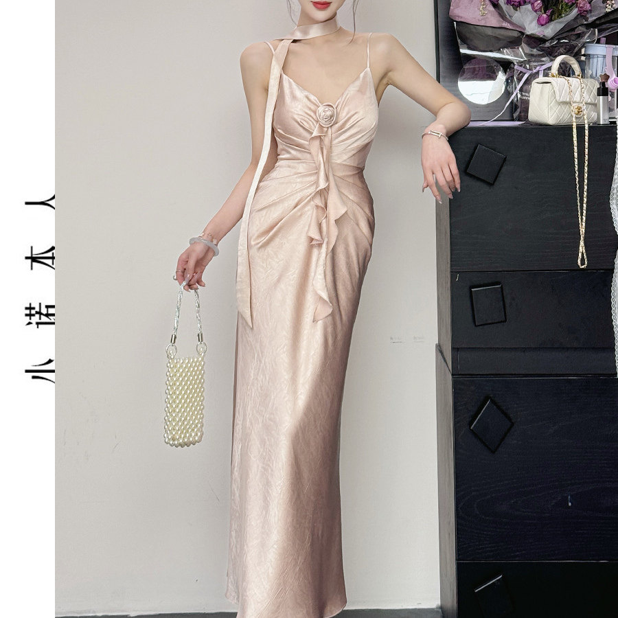 小诺本人深v吊带连衣裙春夏高级感名媛风套装阔版显瘦外套25262,淘宝优惠券,粉丝福利购,淘宝优惠卷