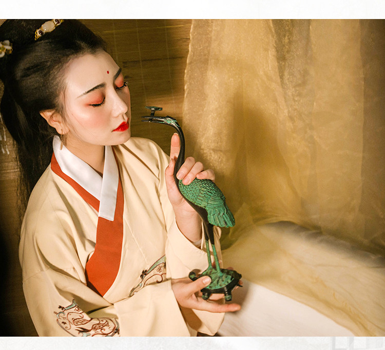 轻汉坊(鱼莲说)原创明制袄裙琵琶袖 轻汉坊民族服装/舞台装