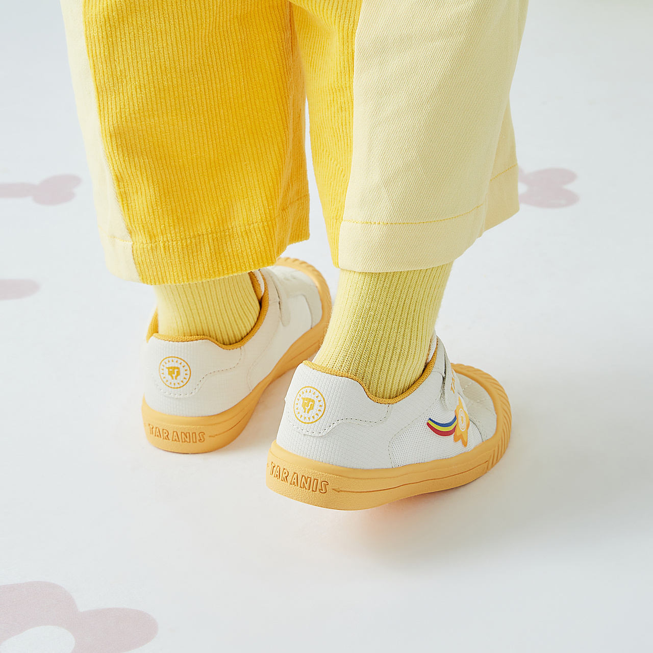 泰兰尼斯311春季新款儿童幼儿园室内鞋男童女宝宝透气网布运动鞋 - 图1