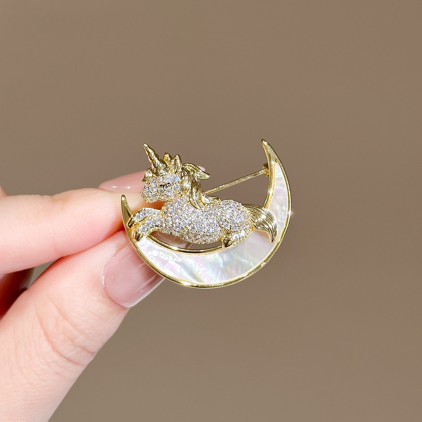 【特价专区】奥特莱斯清仓捡漏新款混彩水晶小马胸针精致高级胸花,淘宝优惠券,粉丝福利购,淘宝优惠卷