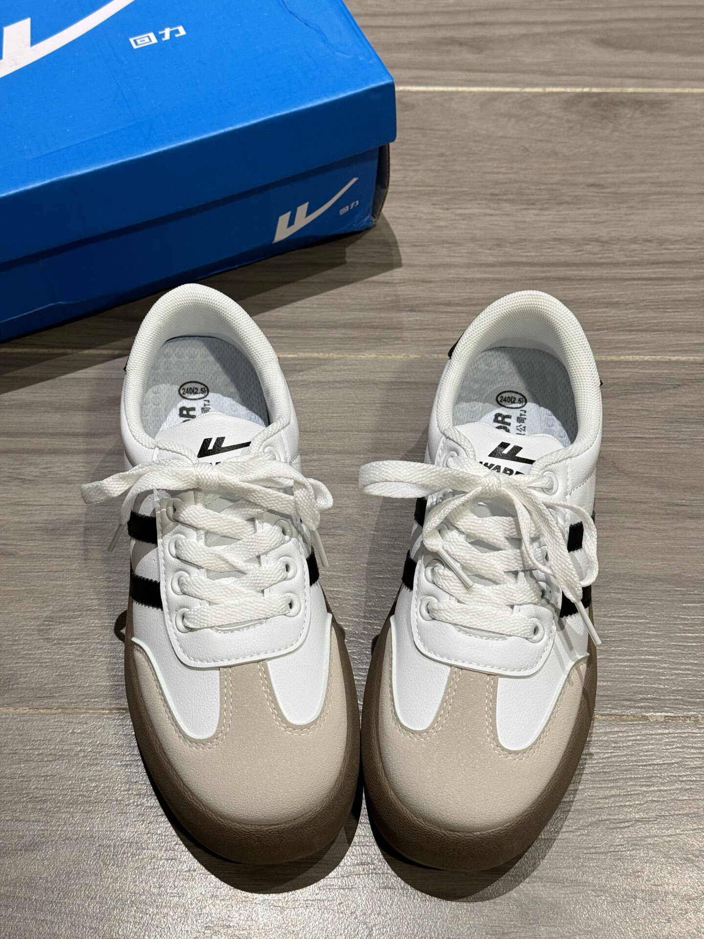 回力女鞋德训鞋新款爆款平底港风百搭透气厚底百搭休闲运动板鞋,淘宝优惠券,粉丝福利购,淘宝优惠卷