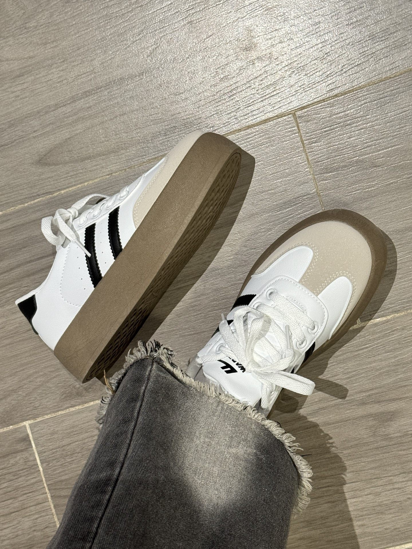 回力女鞋德训鞋新款爆款平底港风百搭透气厚底百搭休闲运动板鞋,淘宝优惠券,粉丝福利购,淘宝优惠卷