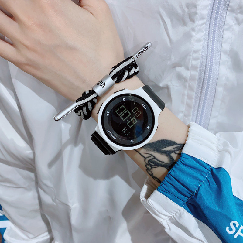 潮流防水黑科技初高中学生女电子表 范美国产腕表