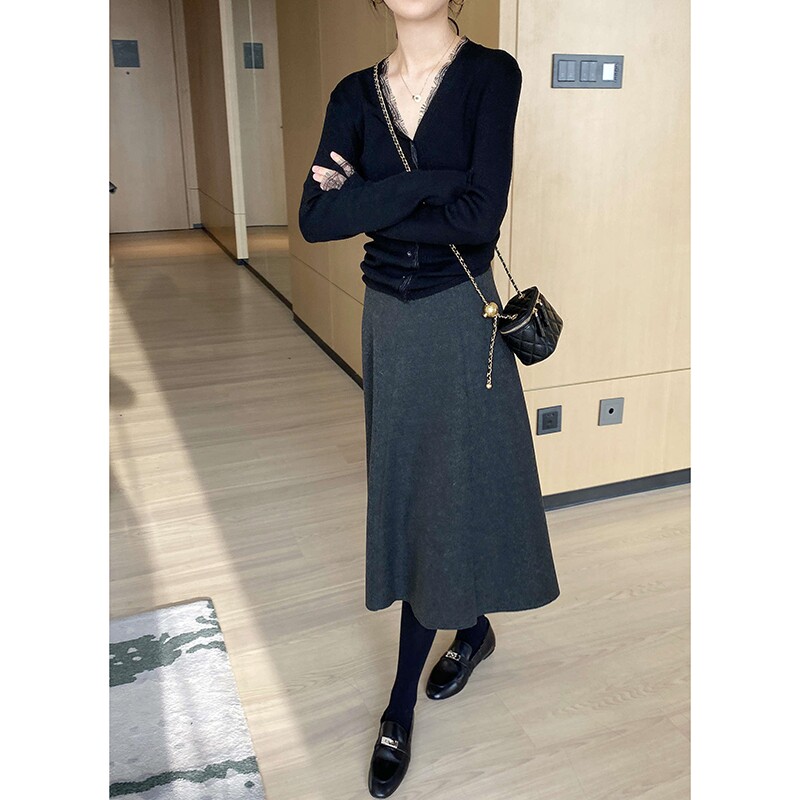 黑色深v领针织2022早春新款毛衣 myblun毛针织衫