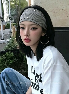 轻亚风灰色铆钉条纹宽发带休闲