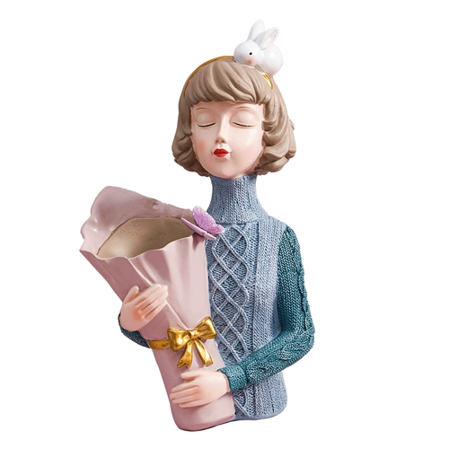 Северная творческая рука держала жидкую гостиную девушек сухой цветок обменушированные украшения легкие роскошные домашние крыльца Движение дня рождения