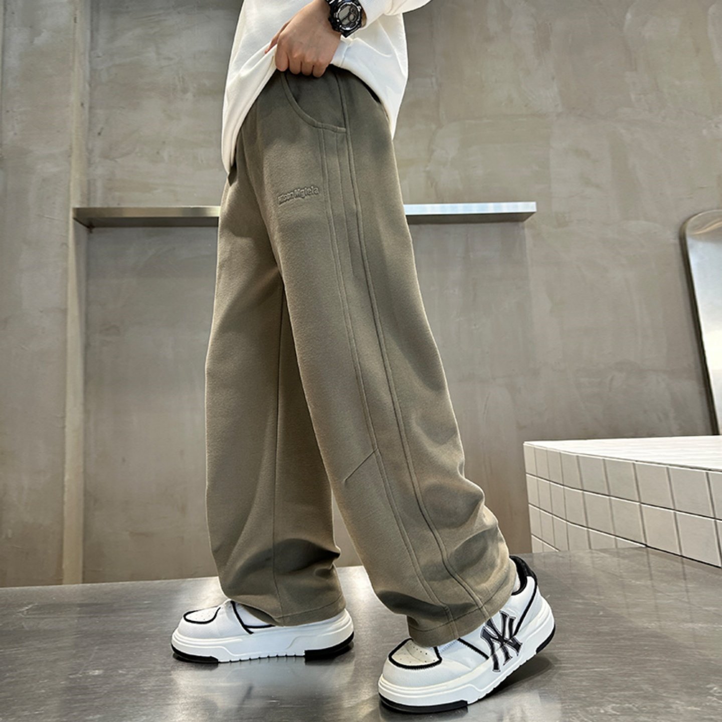 男童春秋新款阔腿运动裤2026新款儿童裤子初中生休闲压花针织卫裤,淘宝优惠券,粉丝福利购,淘宝优惠卷