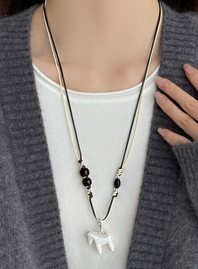 小马长款皮绳毛衣项链毛衣链秋冬