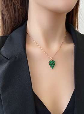 绿色夏季项链2026年新款女ins小众设计感轻奢锁骨链简约颈链配饰