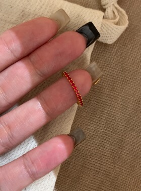 yeylem|极细红宝极简925银小排戒