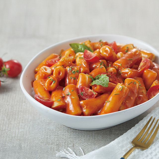 Korean sweet and spicy stir-fried rice cakes at Chingjingyuan