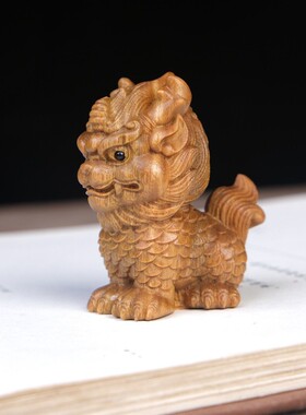 绿檀木雕刻文玩随身手把件瑞兽麒麟车载办公桌装饰工艺品摆件礼品