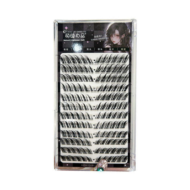 Fox false eyelashes with slanted light European and American smoky look