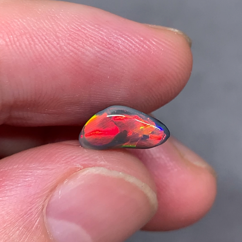 澳洲天然欧泊收藏级红彩黑欧泊澳宝戒指吊坠1.2ct 10.8*5.5*4mm - 图1