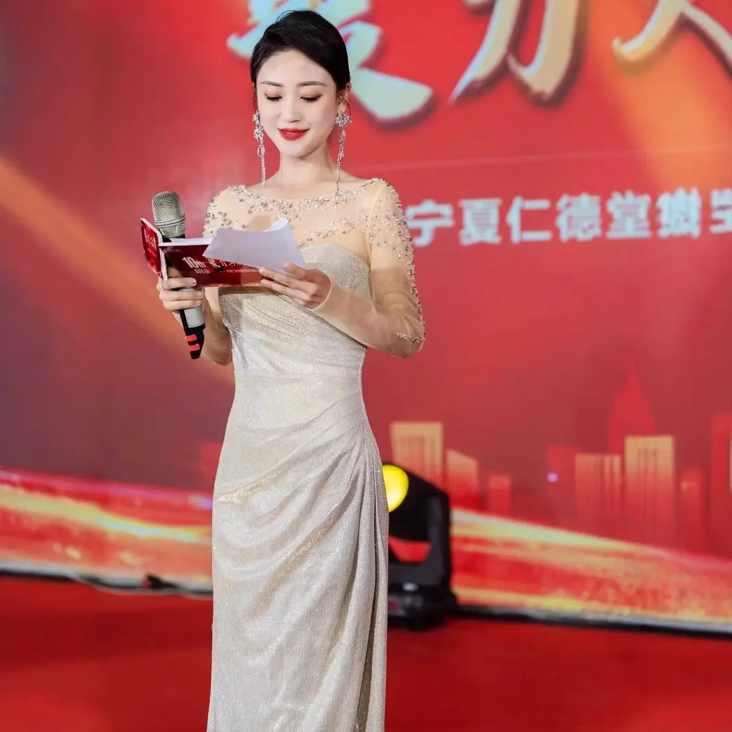 主持人晚礼服女银色亮片高端鱼尾走秀晚宴年会演出服艺考端庄大气 - 图3