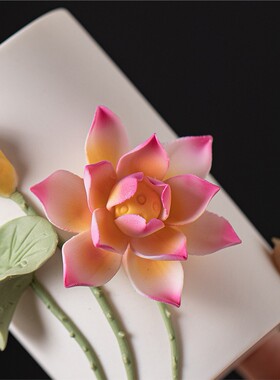 创意陶瓷手工荷花笔筒摆件客厅书房办公桌面收纳筒老师教师节礼物