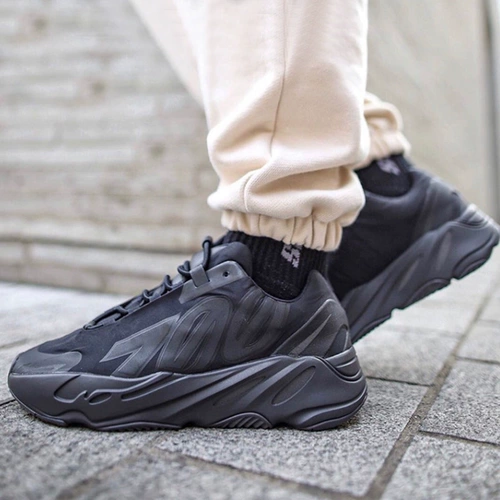 Adidas Yeezy 700 Boost Mnvn кроссовки черная душа черная самурайская кокосовая папа обувь FV4440