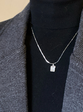 方牌字母项链女气质经典