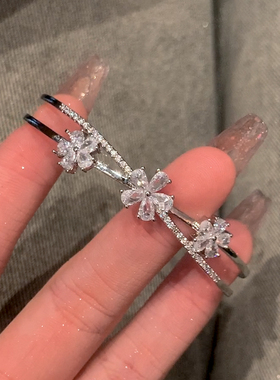 流连忘返手镯女锆石花瓣手镯开口