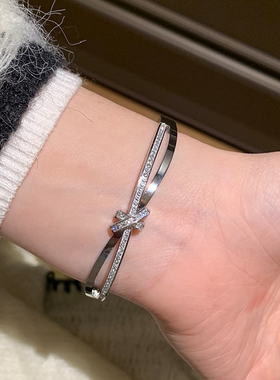 双轨交织镶钻钛钢手镯女时尚百搭