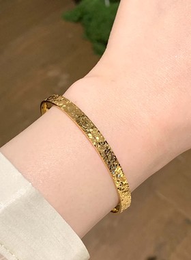 爆闪碎冰冰开口手镯女金辉漫溢